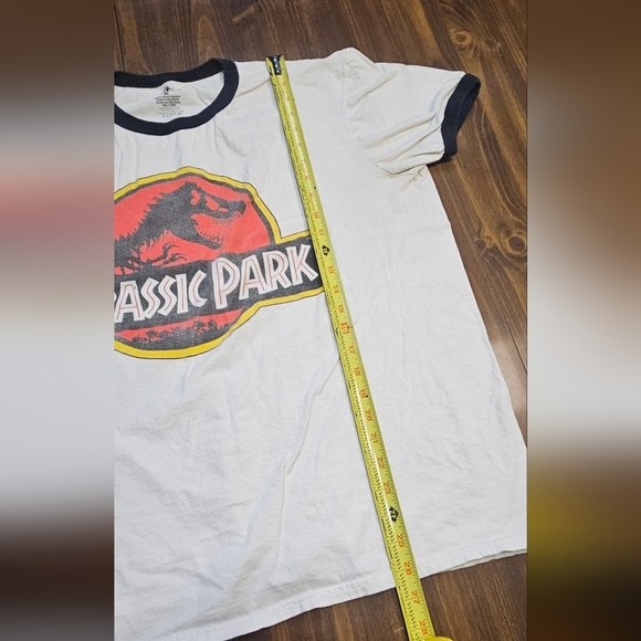 Jurassic Park White T-Shirt - Picture 2 of 9